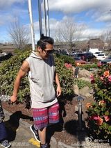 组图：《爸爸2》星爸萌娃抵新西兰 妈妈团随行