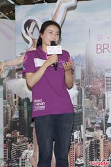 组图：郭晶晶为丈夫送惊喜 否认训练儿子跳水