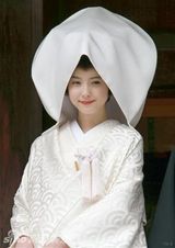 组图：佐佐木希新戏穿日本传统婚服美若天仙