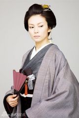 组图：演而优则唱——柴崎幸演戏唱歌两不误