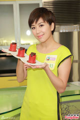 组图：TVB黄智雯初次尝试演清装剧笑怕剃头