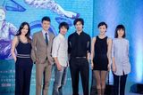 组图：袁泉现身《后会无期》首映 造型知性优雅