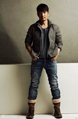 组图：郭晓冬早秋写真 时尚萌叔获点赞