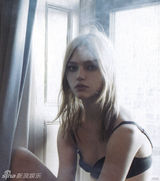 组图：俄罗斯超模萨莎写真展梦幻气质