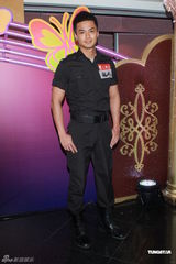 组图：香港慈善演唱会马德钟罗仲谦等现身支持