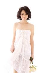 组图：王小棵拍摄广告性感惹眼 新年寻求新突破