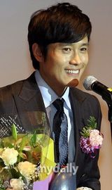 幻灯图集：韩国国会大奖颁奖礼 众星云集星光熠熠