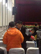 独家：春晚带妆彩排照曝光 华晨宇冯巩蔡明现身