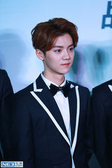 组图：EXO-M旋风袭京 见李秀满变身最佳员工