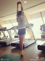 组图：贾静雯周末起早运动 结实肌肉引赞叹