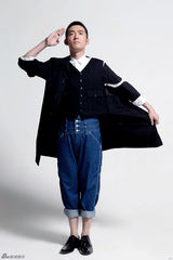 组图：张博写真新鲜出炉 变身时尚大魔术师