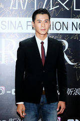 组图：时尚活动众星云集 红毯帅哥美女扎成堆