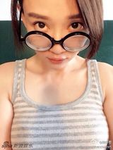 组图：34D好沉！陈乔恩变眼镜妹 网友赞胸好大