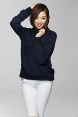 组图：新星林芮西运动写真俏皮青春