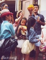 组图：吴亦凡芒果台捞金 搭档宋茜加盟潮童假期