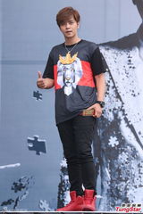 组图：罗志祥专抢新娘捧花 自身经历勉励柯震东