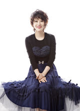 组图：海清日系时尚写真 随性短发演绎清新韵味