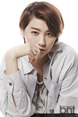 组图：韩星柳仁英时尚写真 尽展成熟知性魅力