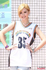 组图：蓝正龙盼早生子 为娇妻改冲动个性