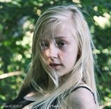 组图：“丹麦天使”素颜曝光 差距大网友震惊