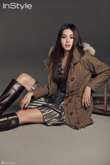 组图：韩星李荷妮写真 性感眼神展别样风情