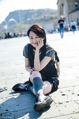 组图：张翰下岗李菲儿当导游 郑佩佩爱女探班