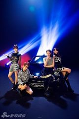 组图：UV GIRLS《紫外线》MV曝光 热辣舞蹈来袭