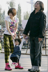 组图：高晓松声明离婚 盘点与娇妻昔日恩爱照