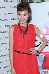 组图：周秀娜让“咪咪”放假 圣诞计划为男友下厨