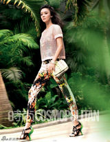 组图：袁姗姗街拍冷艳妆容显大方气质