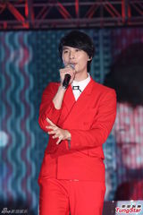 组图：严爵挑战唱跳险破音 林俊杰压轴热舞