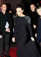 高清组图：维多利亚现身伦敦出席英国时装协会奖