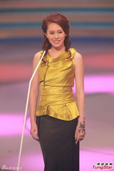 组图：港姐十强首轮问答搞笑 个性礼服展风姿