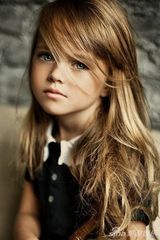 组图：05后来袭！俄罗斯9岁萝莉模特走红