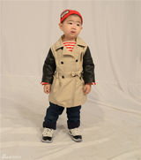 组图：女神的新衣迎小眼正太 脱裤子卖萌走秀