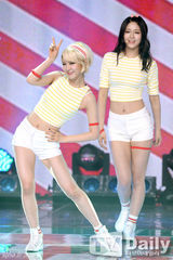 组图：世界杯开赛在即 EXO-K等为韩国国足加油