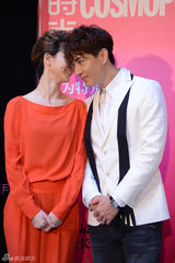 组图：李承铉戚薇热恋首亮相 已见过女方父母