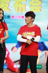 组图：中国版跑男明星甩形象包袱 Angelababy姿势妩媚