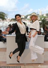 组图：《锡尔斯玛利亚》亮相戛纳 新老女神灿笑