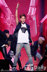 组图：防弹少年团开发布会 展现男性魅力