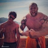 组图：《权力游戏》再开虐 红毒蛇魔山卖萌治愈