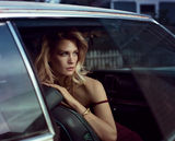 组图：詹纽瑞-琼斯黑丝诱惑 双腿滑嫩修长