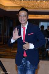 组图：吴京谢楠婚礼甜蜜亲吻 新娘有孕秀鸽子蛋