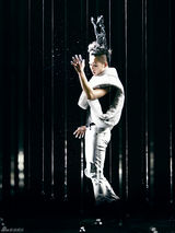 组图：孙子涵《涵剧先森》变身冷傲王子