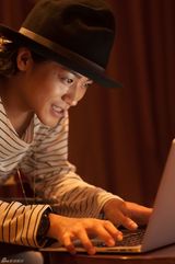 组图：霓虹星赤西仁 我会讲中文我要上头条