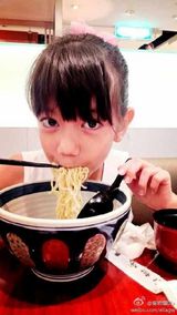 组图：逆天基因！混血兄妹超养眼 曾与王菲搭档