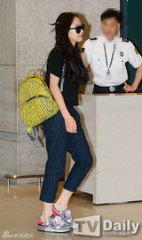 组图：SJ强仁f(x)宋茜返韩 笑颜灿烂心情好
