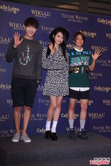 组图：周觅Amber宋茜同台卖萌放电 人气高涨