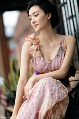 组图：王丽坤春日写真舞动长裙 花漾四溢醉心颜