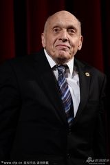 组图：《古迹卫士》室内首映 克鲁尼领众星撒欢